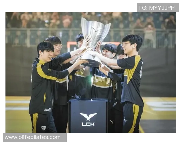 RNG耐力争议引发热议电竞圈对英雄联盟战队表现的深度探讨